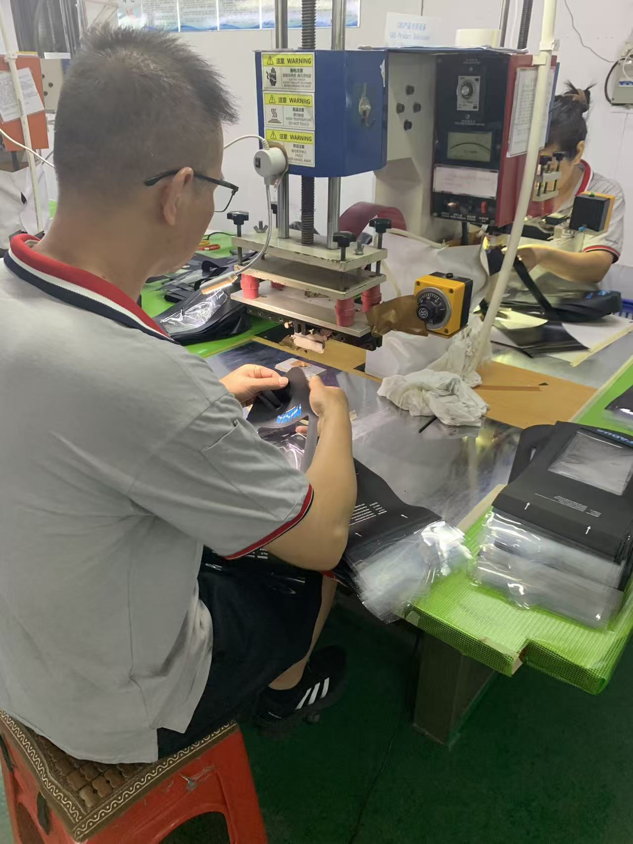 Producător de pungi uscate impermeabile: capabilitățile fabricii și procesul de producție